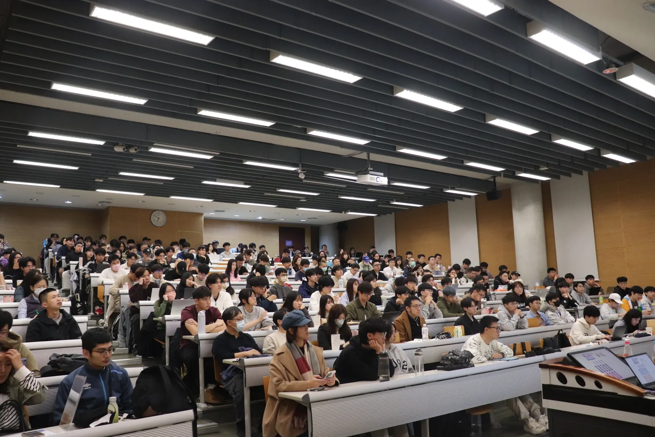 量化通tony 20260304 台大量化交易校園分享會 會場正拍